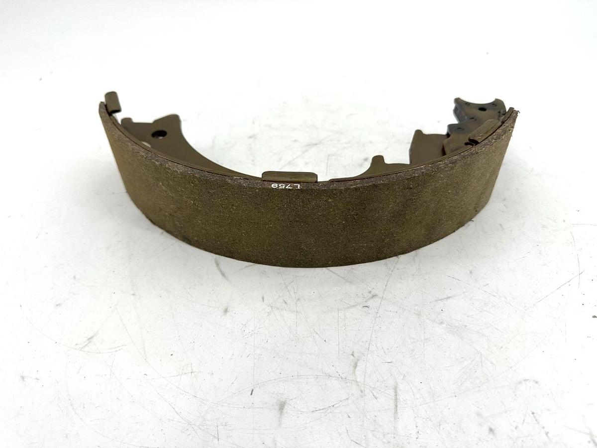 New Hyster 1463229 Right Hand Break Shoe Set - Missing Parts