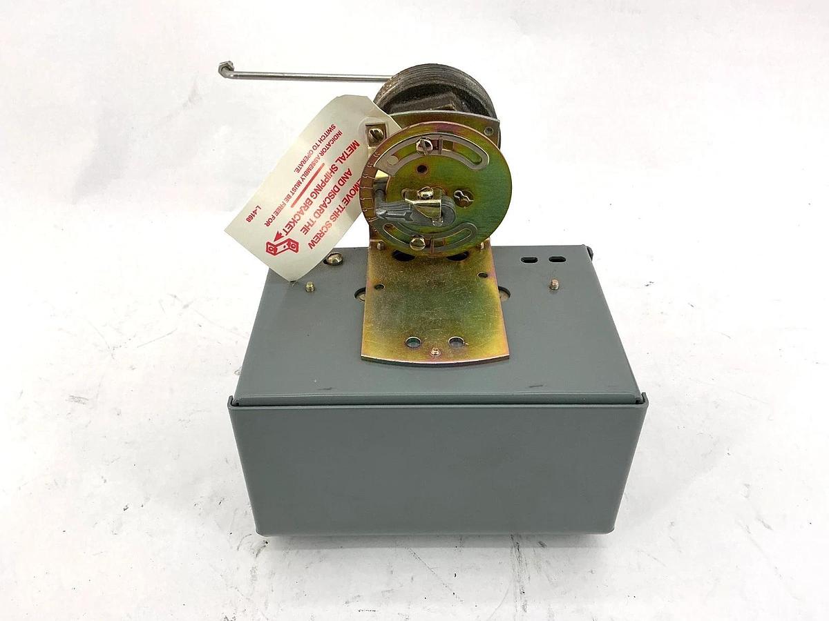 New Square D 9038CG35 Ser A Mechanical Alternator 2-Pole Closed Tank 575V