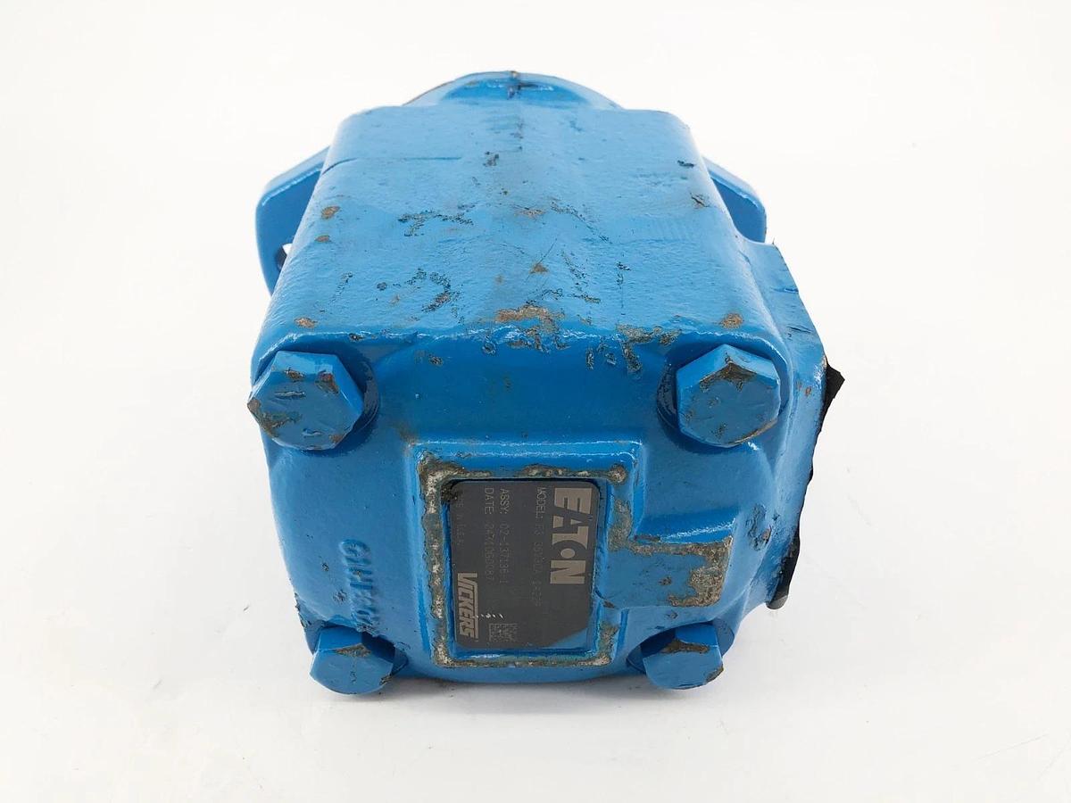New Eaton Vickers 02-137136-1 Vane Pump F3-35V30A-1A22R - No Box