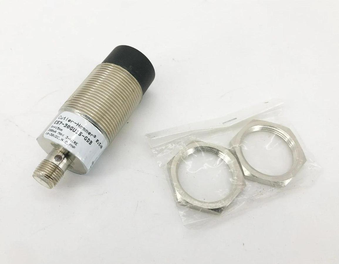 New Eaton E57-30GU15-GDB Proximity Sensor 15mm Range 10-30VDC 4 Pin