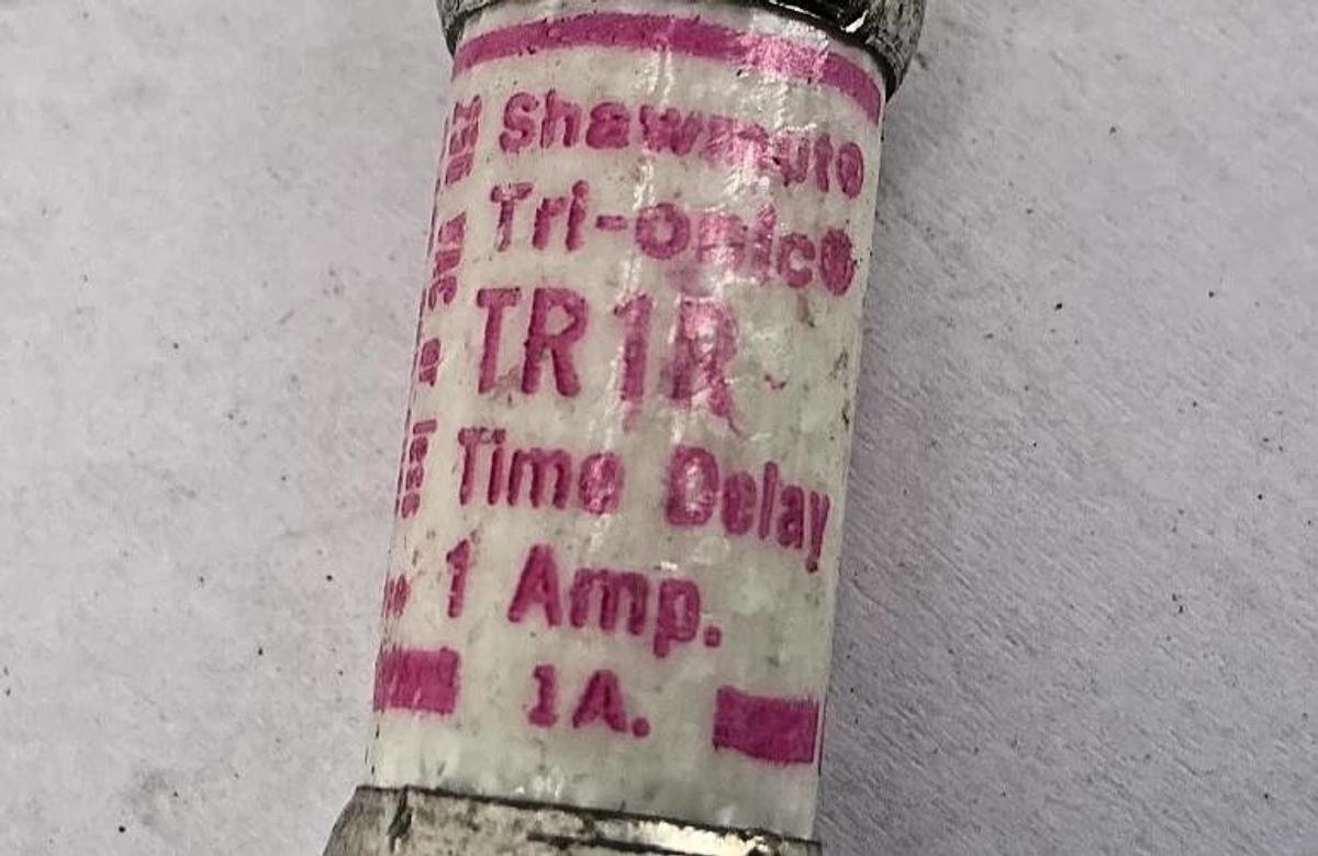 Lot of 9 New Gould Shawmut TR1R Tri-Onic Class RK5 Fuse 1A 250V