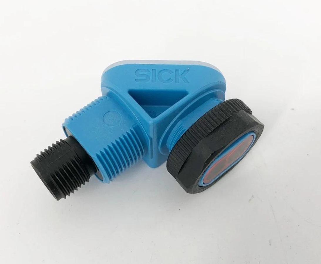 New Sick ET3-P5228 Optical Sensor 10-30VDC 5-155mm Range 1045207 - No Box
