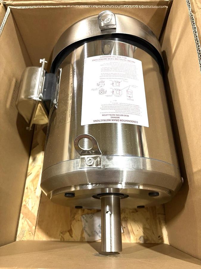 New Sterling Electric XPY754PHA 7.5HP SS TEFC Motor 230/460V 1800RPM 213TC Frame
