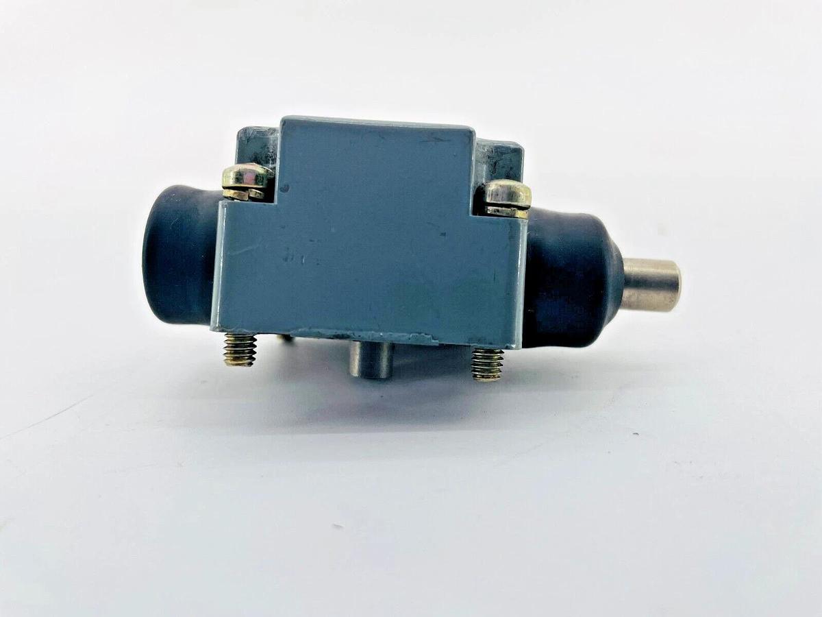 New Cutler Hammer E50DH1 Operating Head Side Maintained