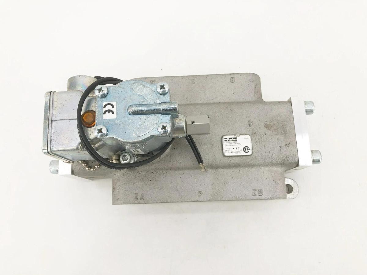 New Parker L7059910253 Solenoid Air Control Valve 1-1/4" 120V 140psig K065903553