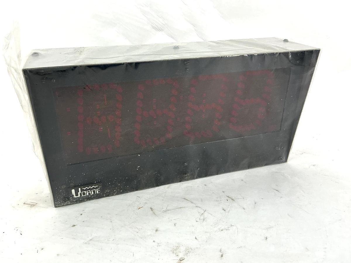 Used Vorne Industries 77/256M-12S-00-4 Digital Display Counter Red Light 4-Digit