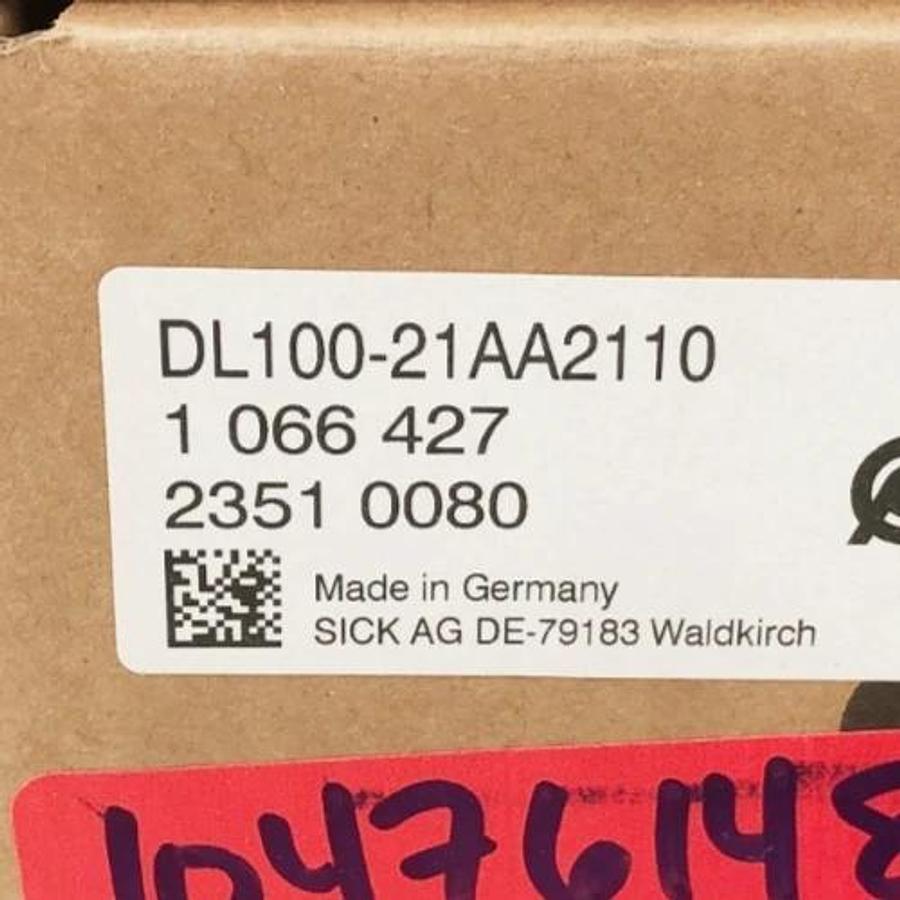 New SICK DL100-21AA2110 Distance Sensor 18-30VDC 100mA 1066427