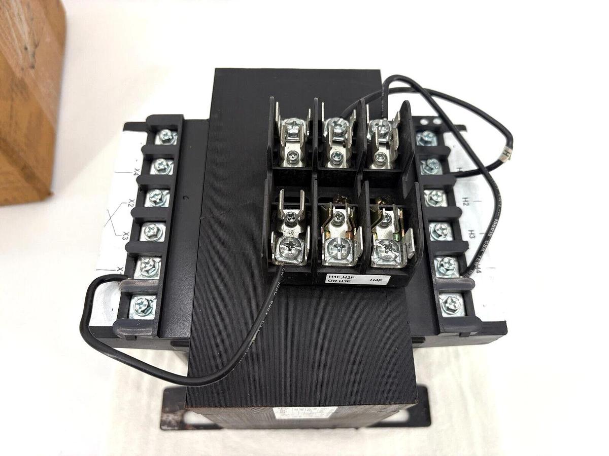 Allen Bradley 1497B-A11-M11-3-N Transformer 1KVA Pri. 600/575/550 Sec. 120x240
