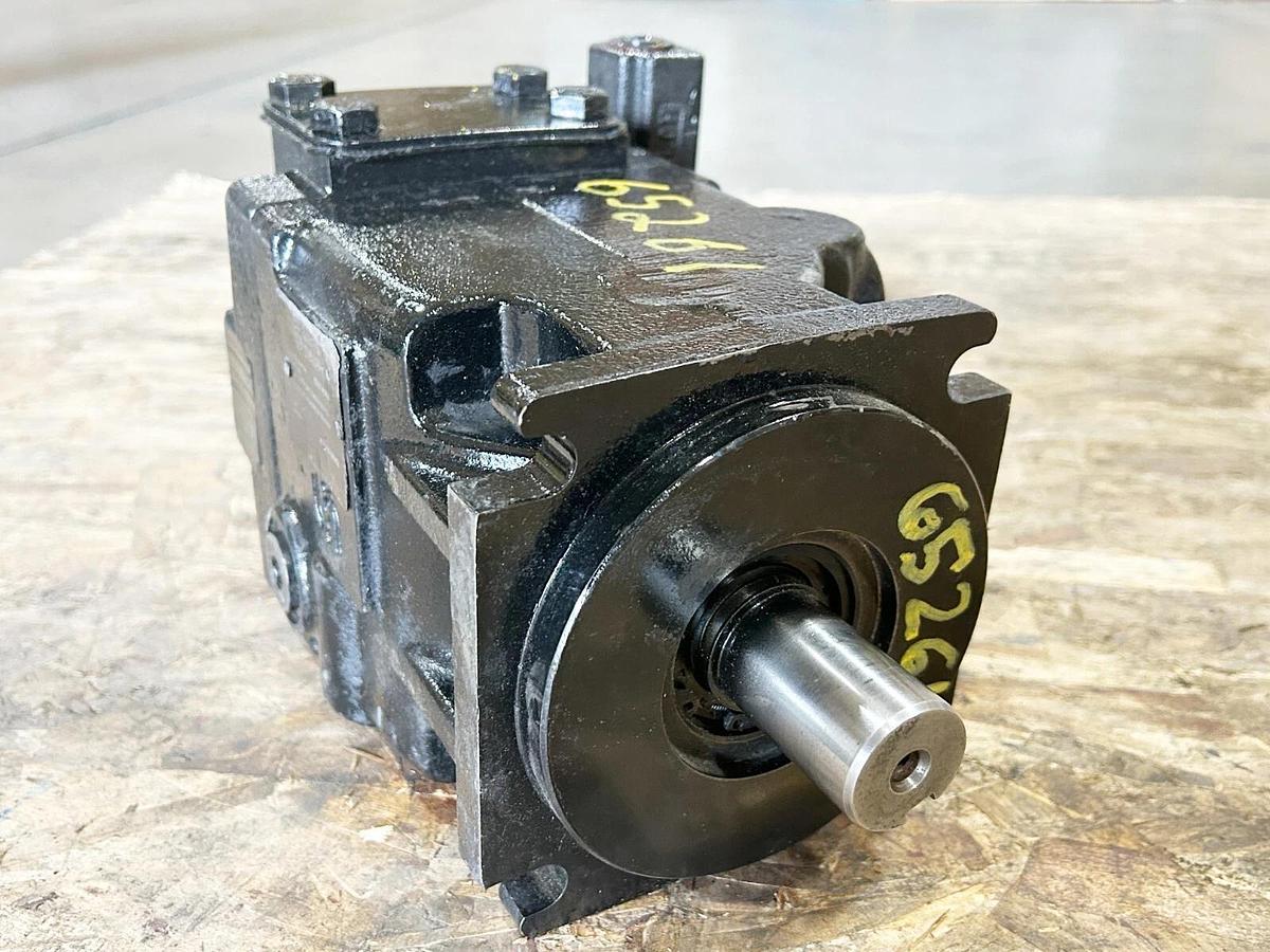 New Danfoss 83014569 JRL075CPC14NNNNN3-K4N2A2NNNNNNNNNN Hydraulic Pump