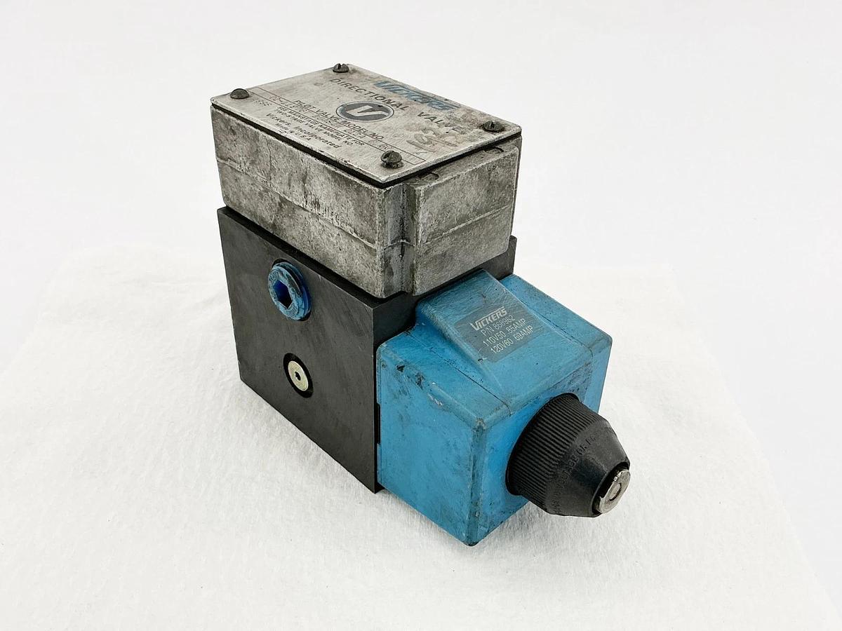 Used Vickers 02-119767-DG4S4W-012A-B-60 Pilot Valve 110/120V .85A A99S