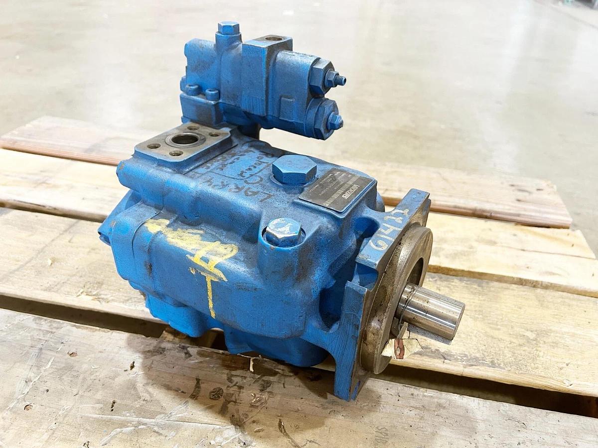 Used Vickers PVH57QIC-RF-1S-10-C25V-31 Hydraulic Piston Pump