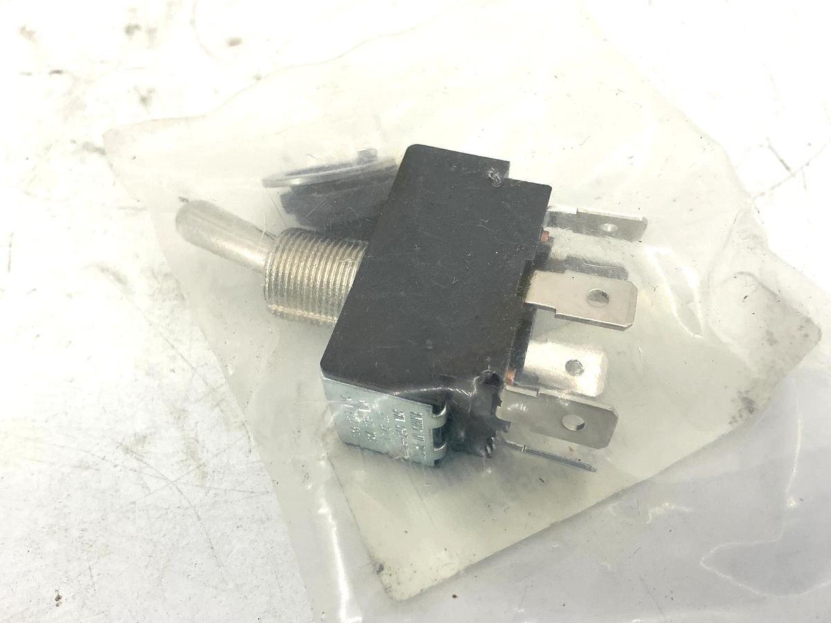 New Federal Signal K8590287A Ser 80K Toggle Switch 6-Pin 1-1/2HP 10A 125/250VAC