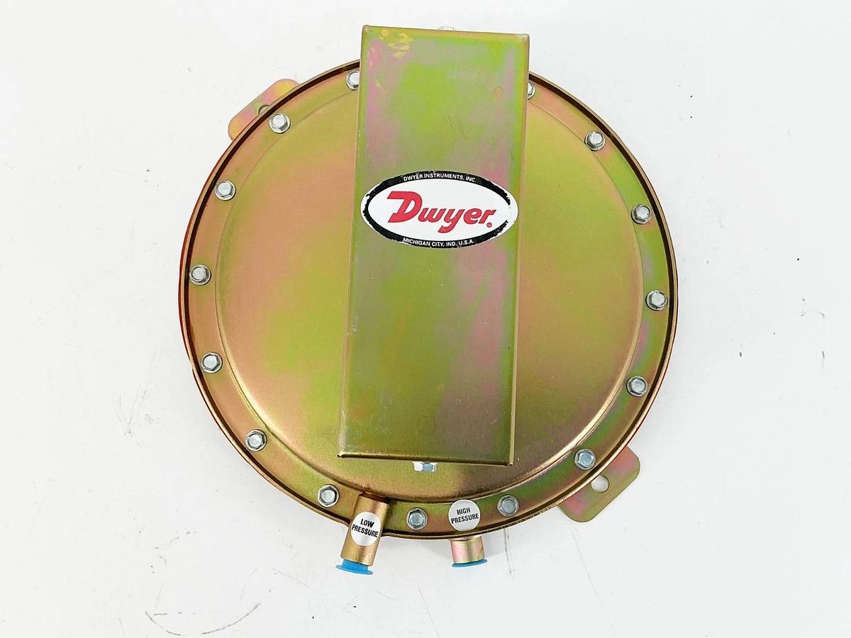 New Dwyer 1627-5 Pressure Switch T24Q