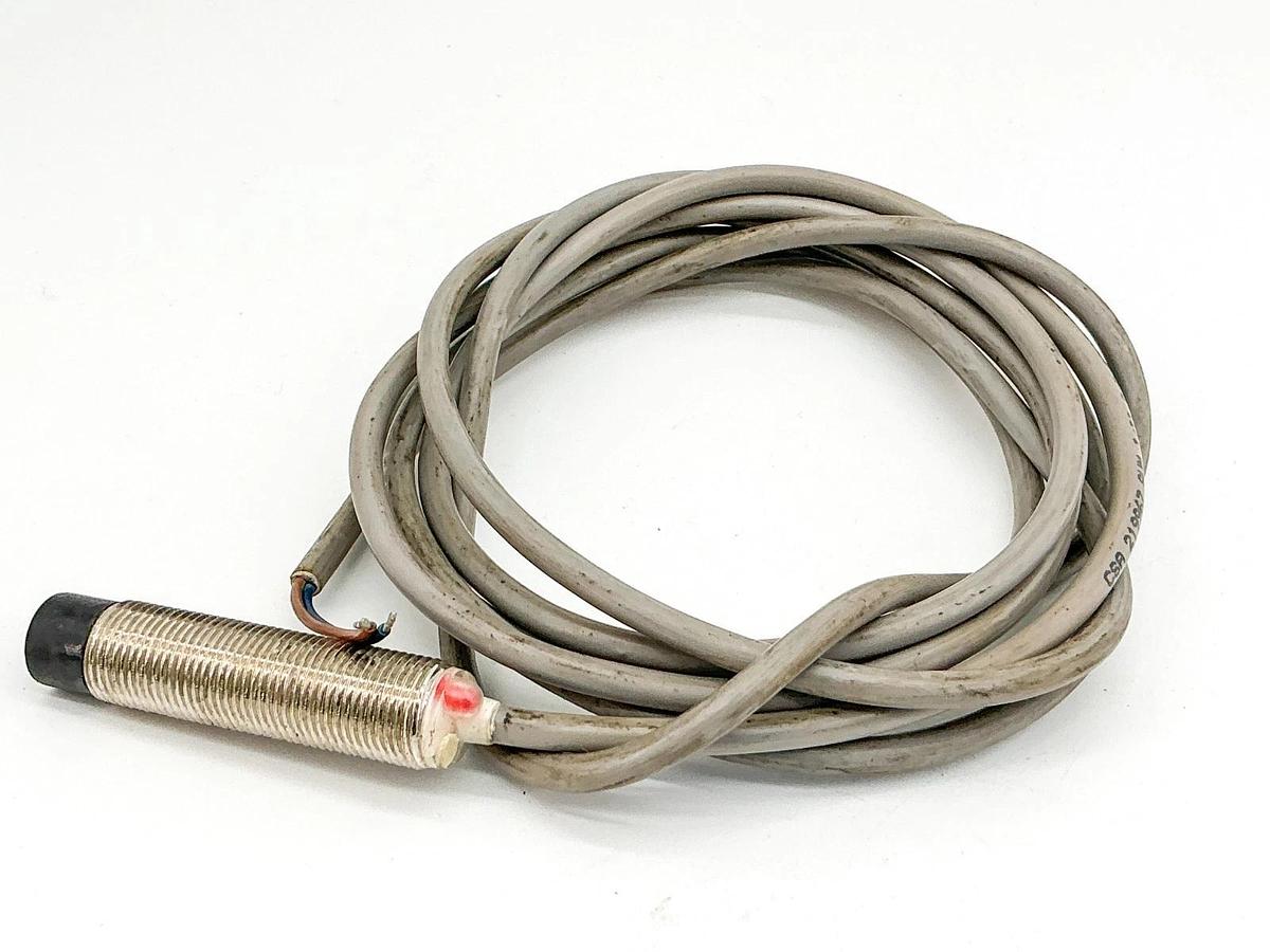 New Eaton E57-12GE08-D Inductive Proximity Sensor 10-30vdc 200Ma 2-Wire - No Box
