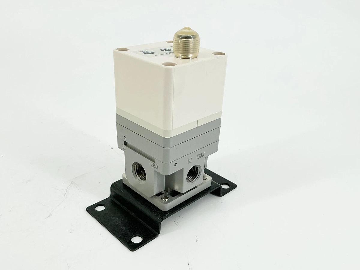 New SMC ITV2031-01F2BN Electro Pneumatic Regulator 20mA