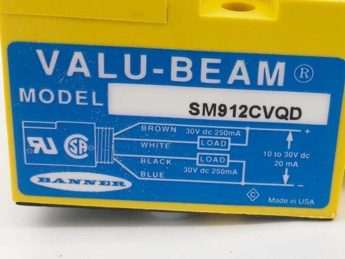 New Banner Engineering SM912CVQD Photoelectric Sensor 10-30VDC 26030