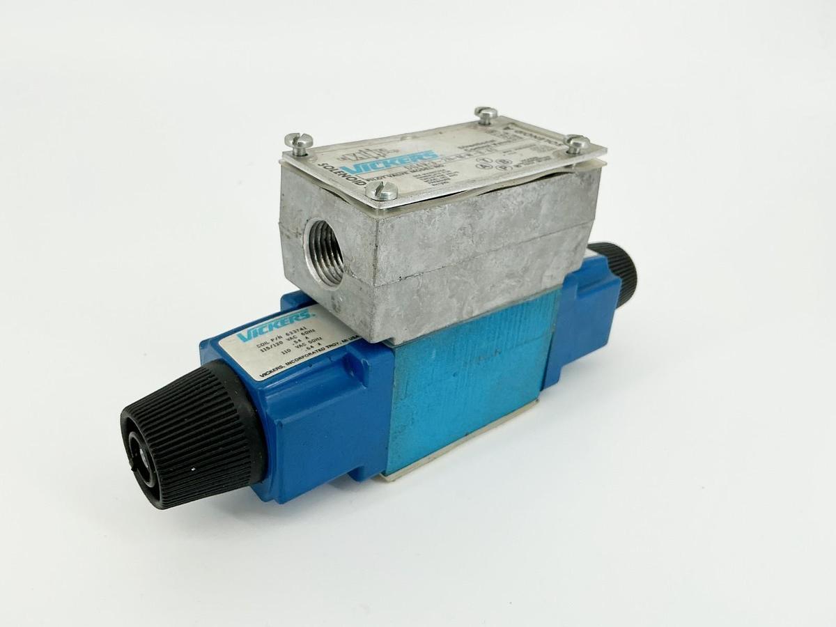 New Vickers DG4V-3-2N-M-W-B-40 Directional COntrol Valve 5000PSI 120V- No Box