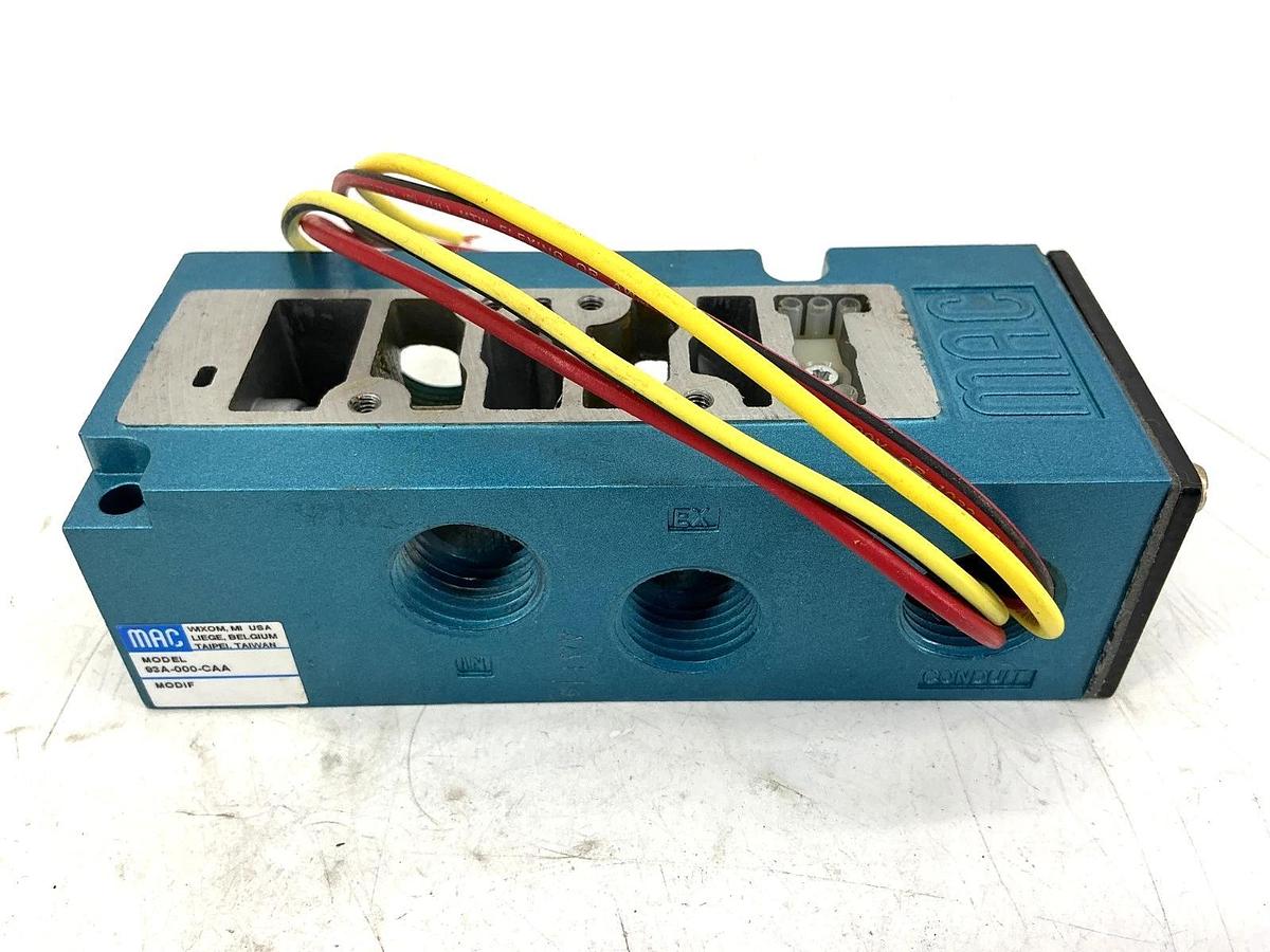 New MAC Valves 93A-000-CAA Pneumatic Valve Base Manifold 4-Wire 1/2"NPTF -No Box