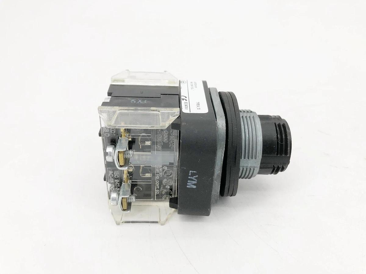New Allen-Bradley 800T-QB10RD1 Illuminated Pushbutton 120V No Box No Lens/Bulb
