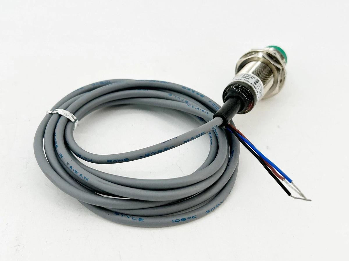 New Fotek PM18-08P Proximity Switch 10-30VDC 150mA