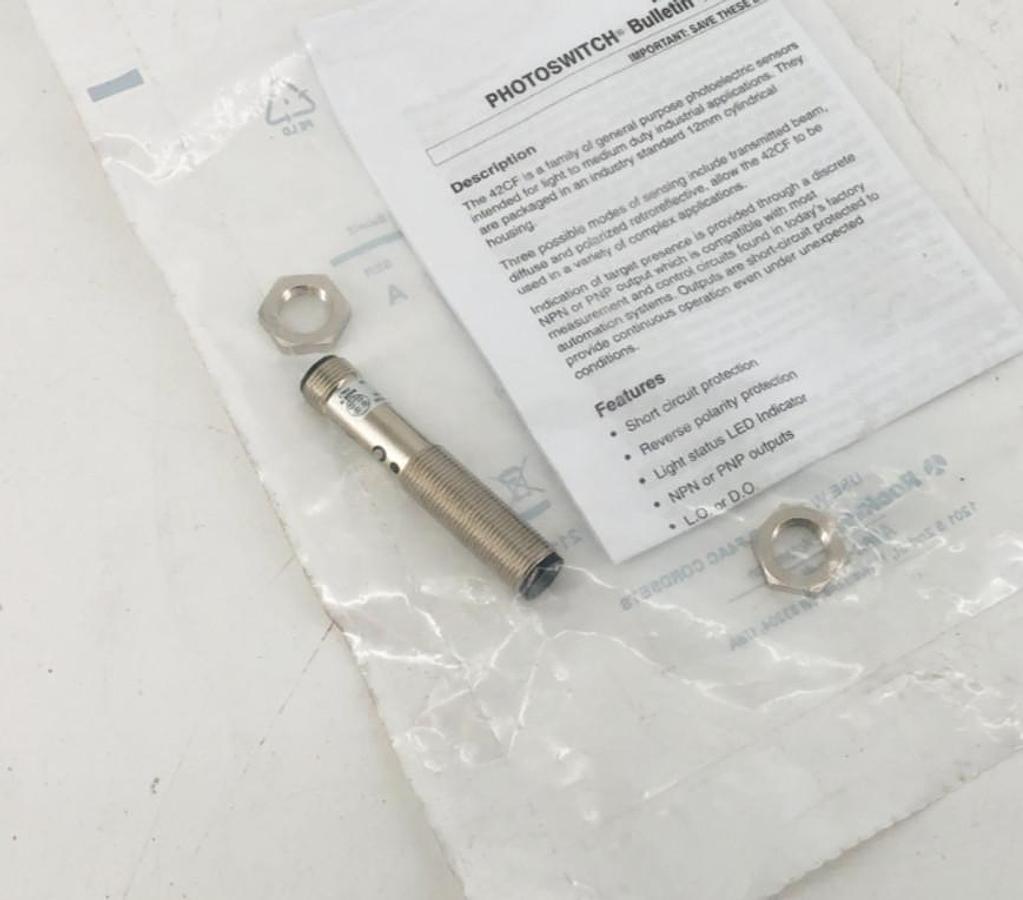 New Allen Bradley 42CF-D1LPA1-D4 Ser. A Diffuse Sensor 10-30VDC