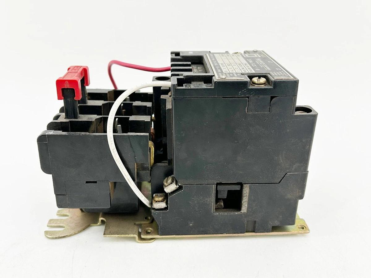 Used Square D 8736SCO7V02S Contactor Starter 575V 10HP NEMA Size 1