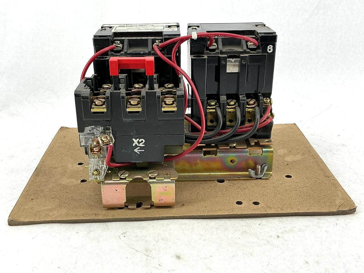 New Square D 8736SCO8V02S Ser A AC Reversing Magnetic Starter 110/120V 50/60HZ