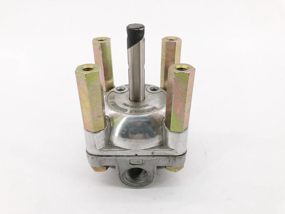 Used Barksdale 9022-M-KK Directional Control Valve 3/8" MC2-75-106-B