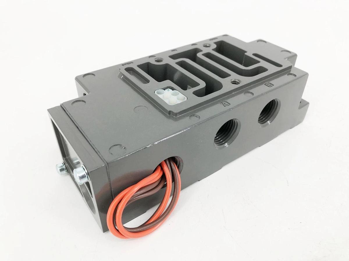 New Numatics 203-493 Pneumatic Base for MK55 Series 1/2" NPT - No Box