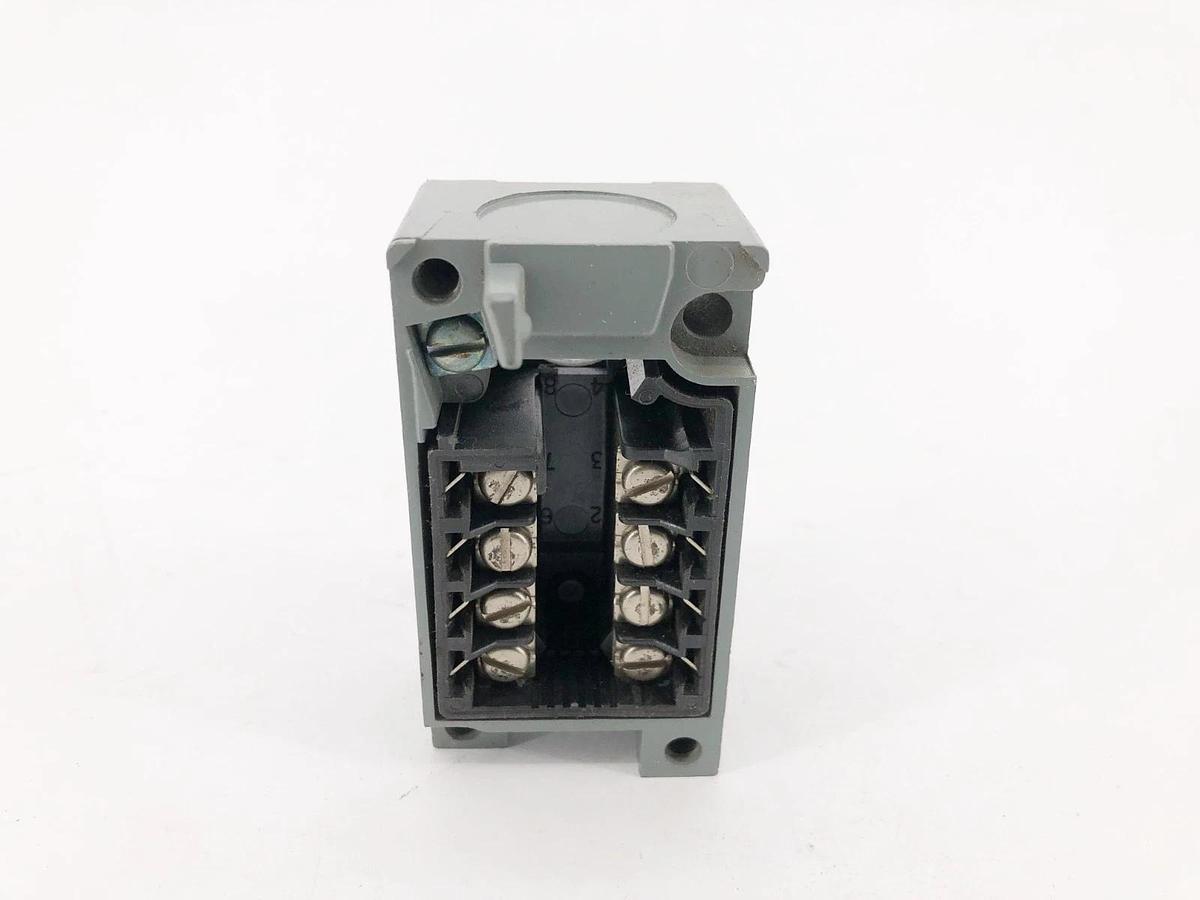 New Cutler-Hammer E50RBM Limit Switch Receptacle Ser. A1 - No Box