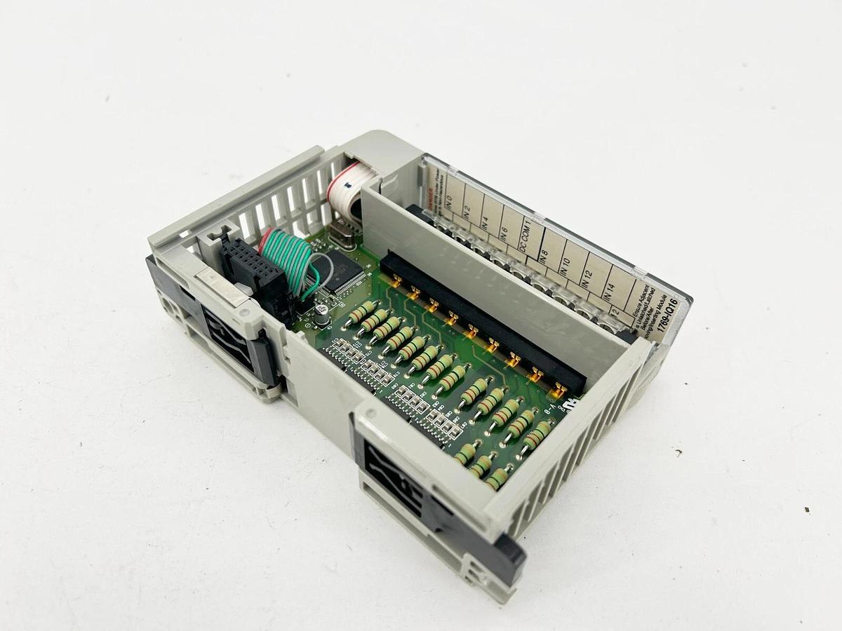 Used Allen Bradley 1769-IQ16 I/O Module 16 PT 24VDC Sink/ Source Input SER A
