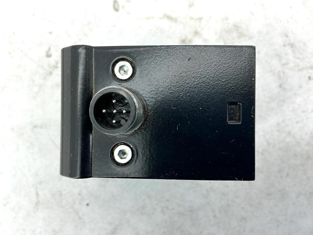 Used SICK DT50-N2113 Mid-Range Distance Laser Sensor Class 200mm 5-Pin 10-30V 1047398