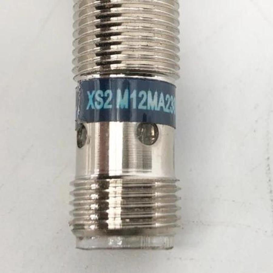New Telemecanique XS2M12MA230K Proximity Switch 24-240V 4-Pin - No Box