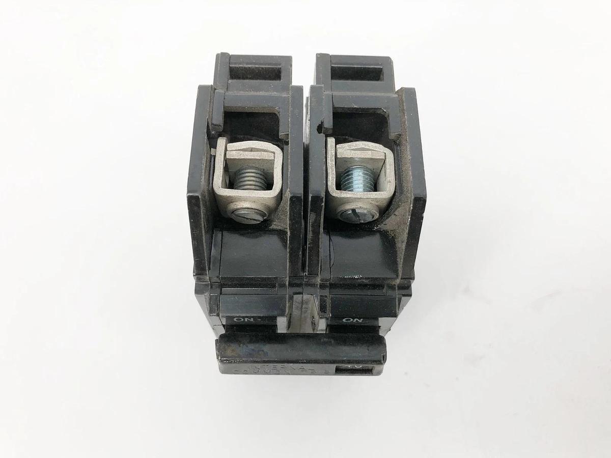 Box of 3 New General Electric TQC2440WL Circuit Breakers 40A 2P 415V