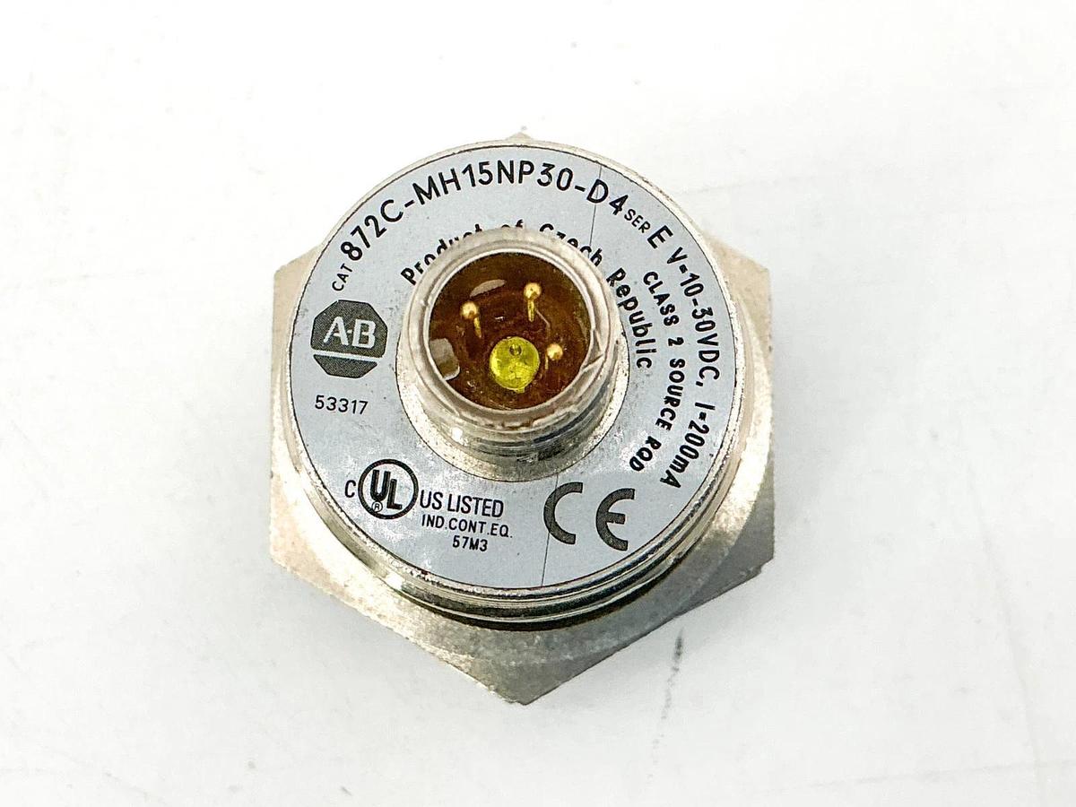 New Allen Bradley 872C-MH15NP30-D4 Inductive Proximity Sensor 30V Ser.E -No Box