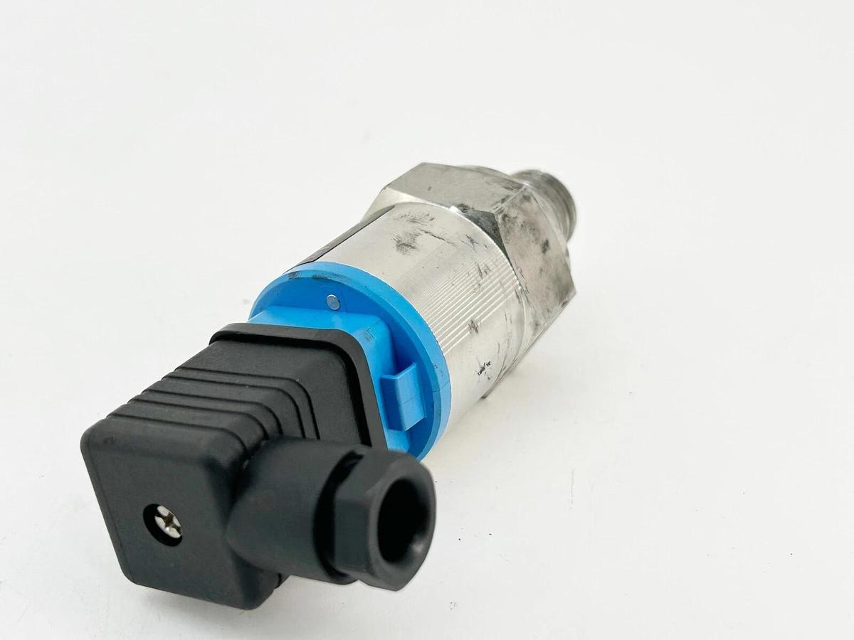 Used Endress + Hauser PMC131-A12F1D3W Pressure Transmitter 1/4NPT 1/2NPT 30V 20MA NEM