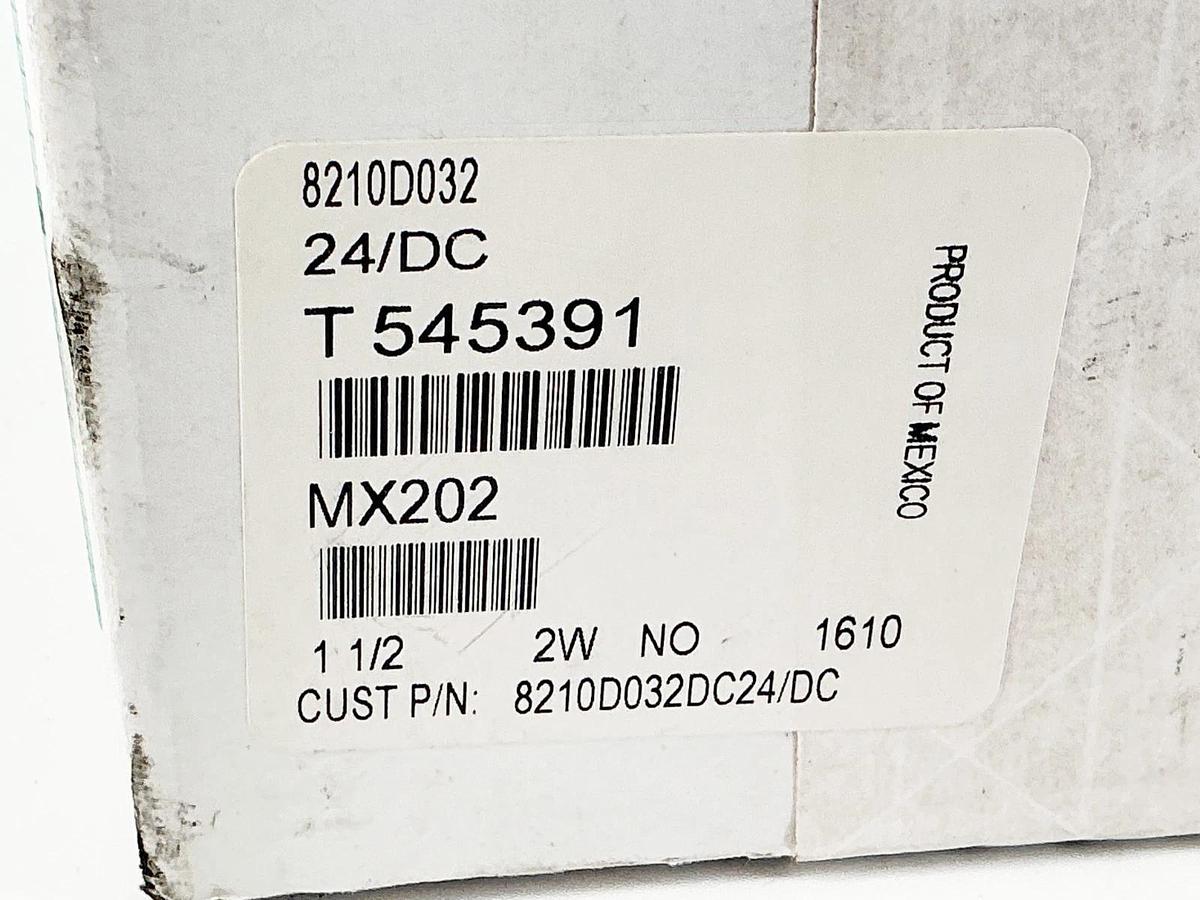 New Asco 8210D032 24VDC Solenoid Valve 125PSI 1-1/2"Pipe 16.8W