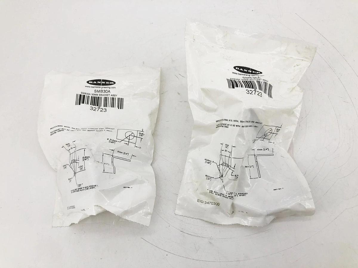 Lot of 2 New Banner Engineering SMB30A Right-Angle Mounting Brackets 32723