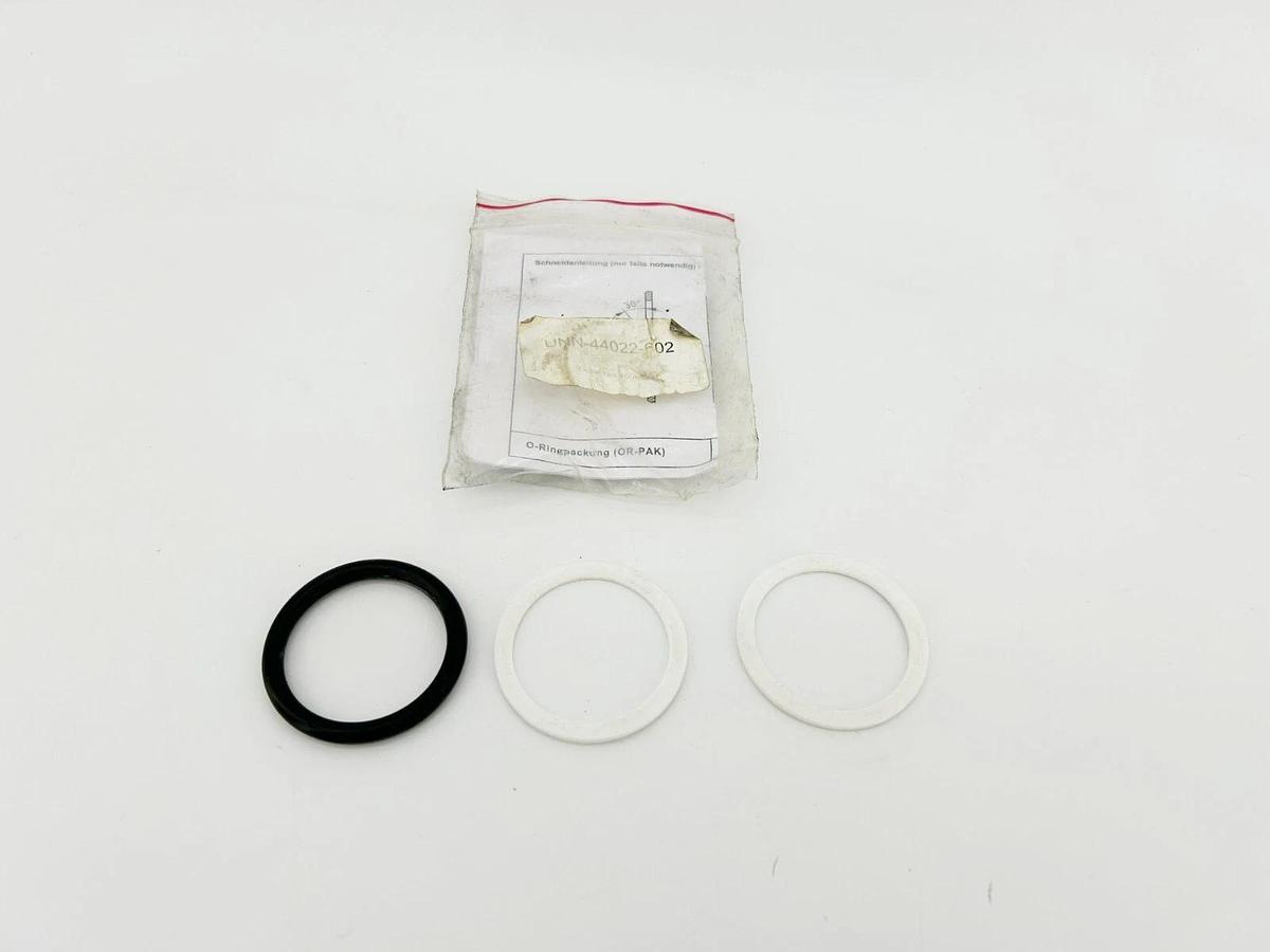 New UNN-44022-602 Oil Seal Kit