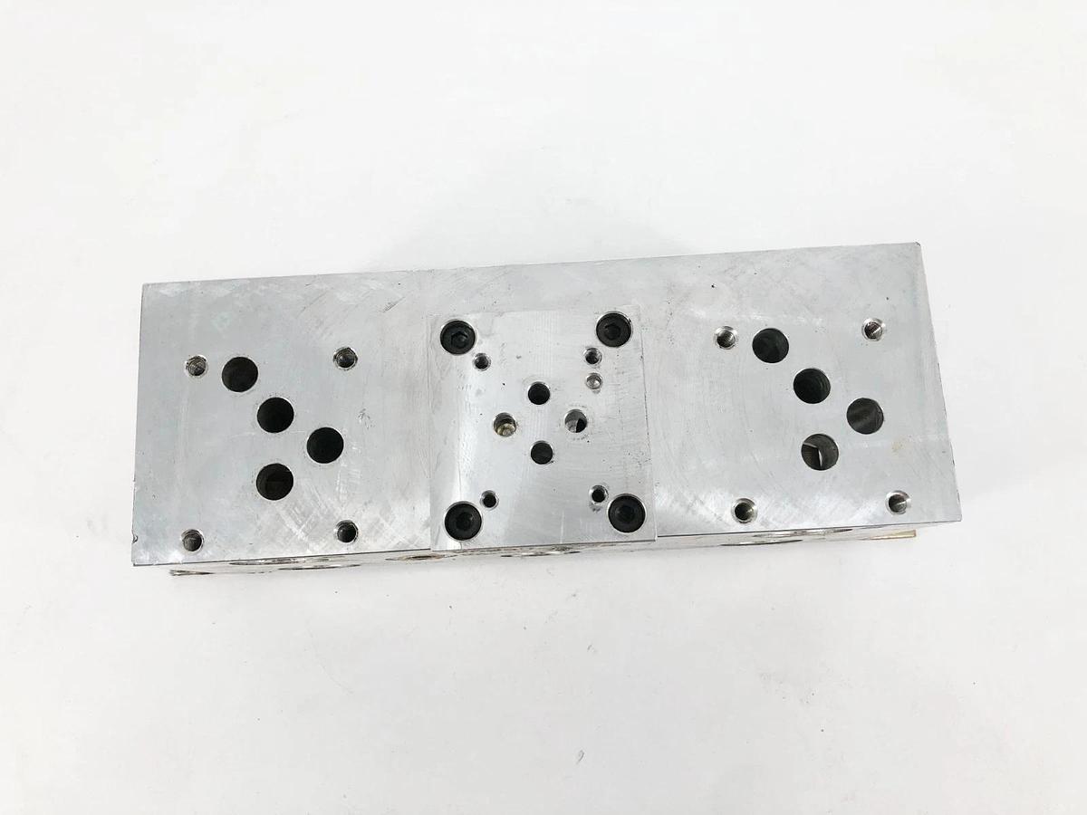 Used Daman AD05P033S Aluminum Hydraulic Manifold AD03D05VABA