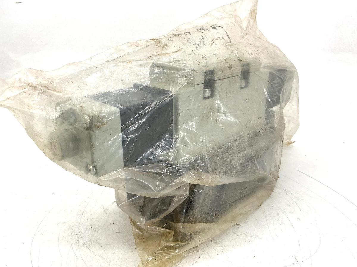 New Numatics 123SS53AK000030 Solenoid Valve 150PSIG-Air 0.11A 110/120V 50/60HZ