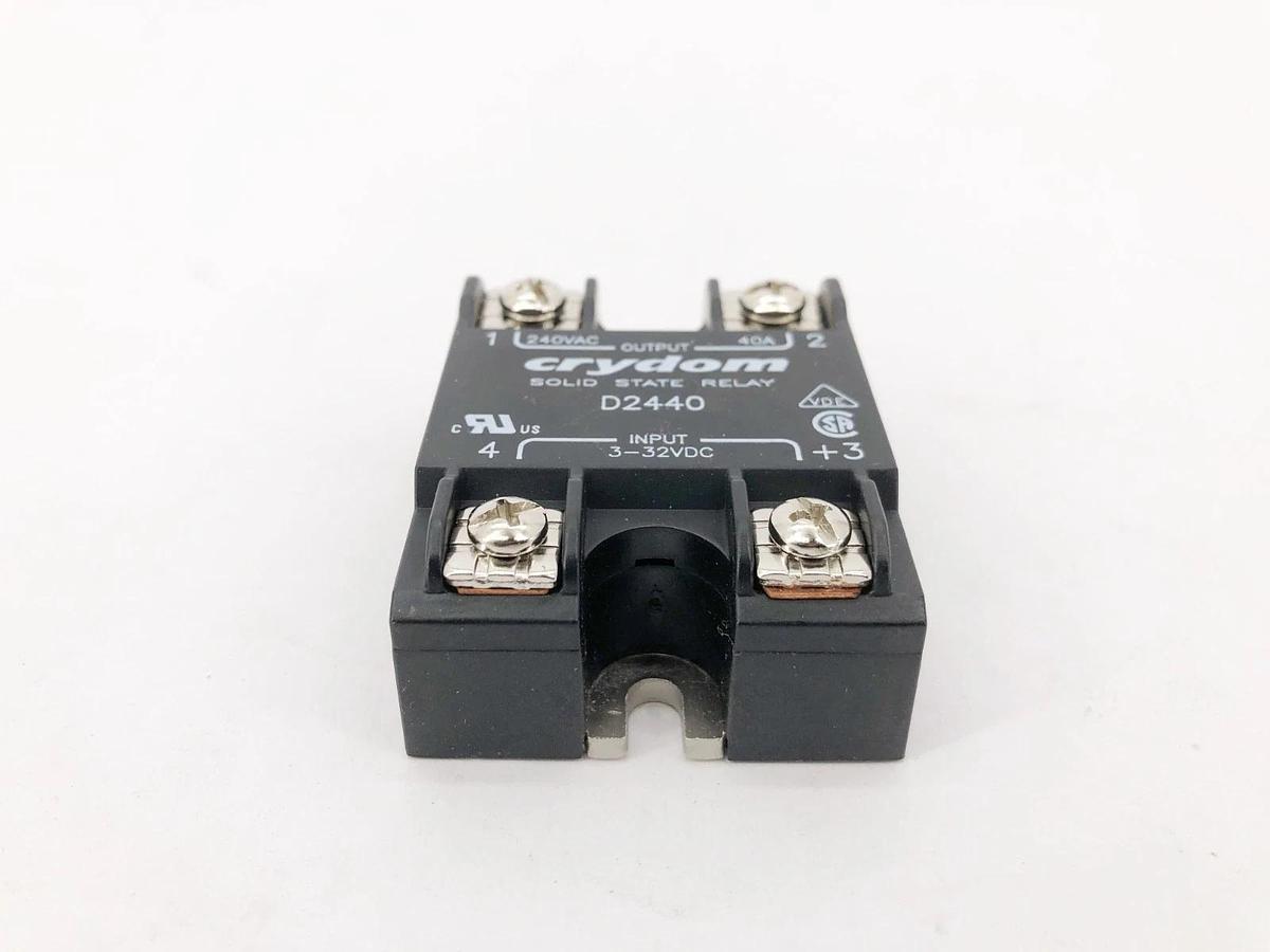 New Crydom D2440 Solid State Relay 25A 240V