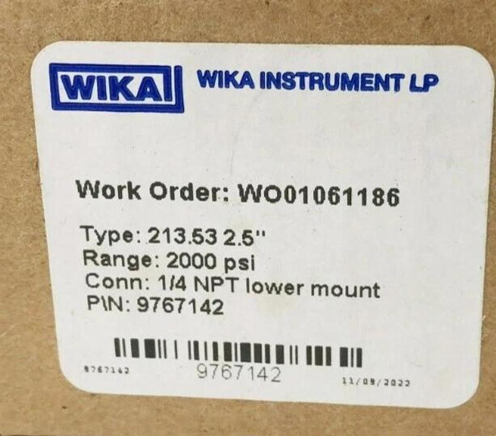 New Wika 9767142 Pressure Gauge 213.53 2.5" Face 1/4" NPT Lower Mount 2000psi