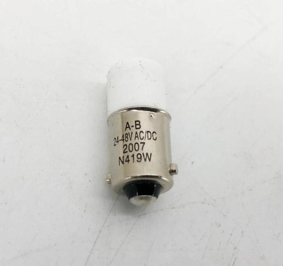 Lot of 2 New Allen-Bradley 800T-N419W White LED Bulbs 24-48VAC - No Box