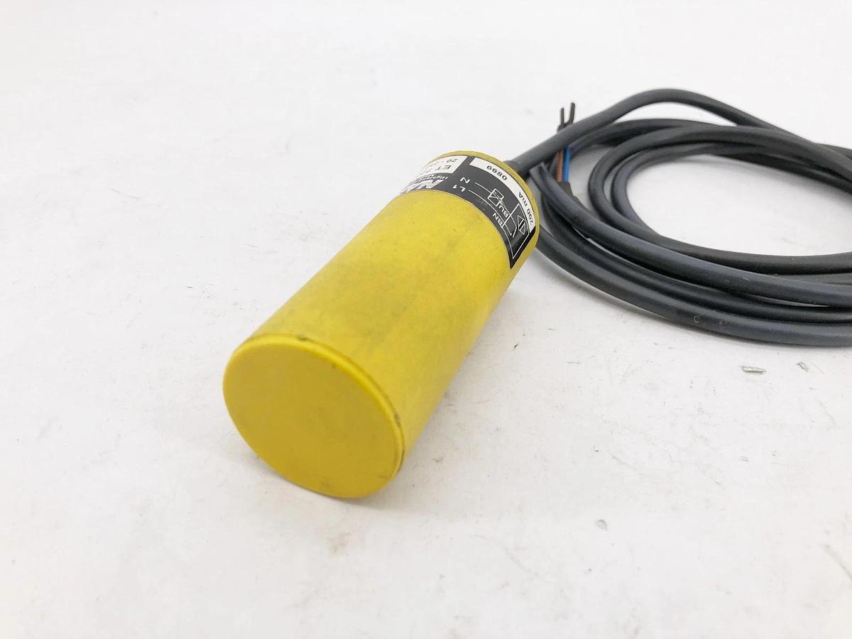 New Namco ET720-83410 Proximity Sensor Switch 20-250VAC 200mA - No Box