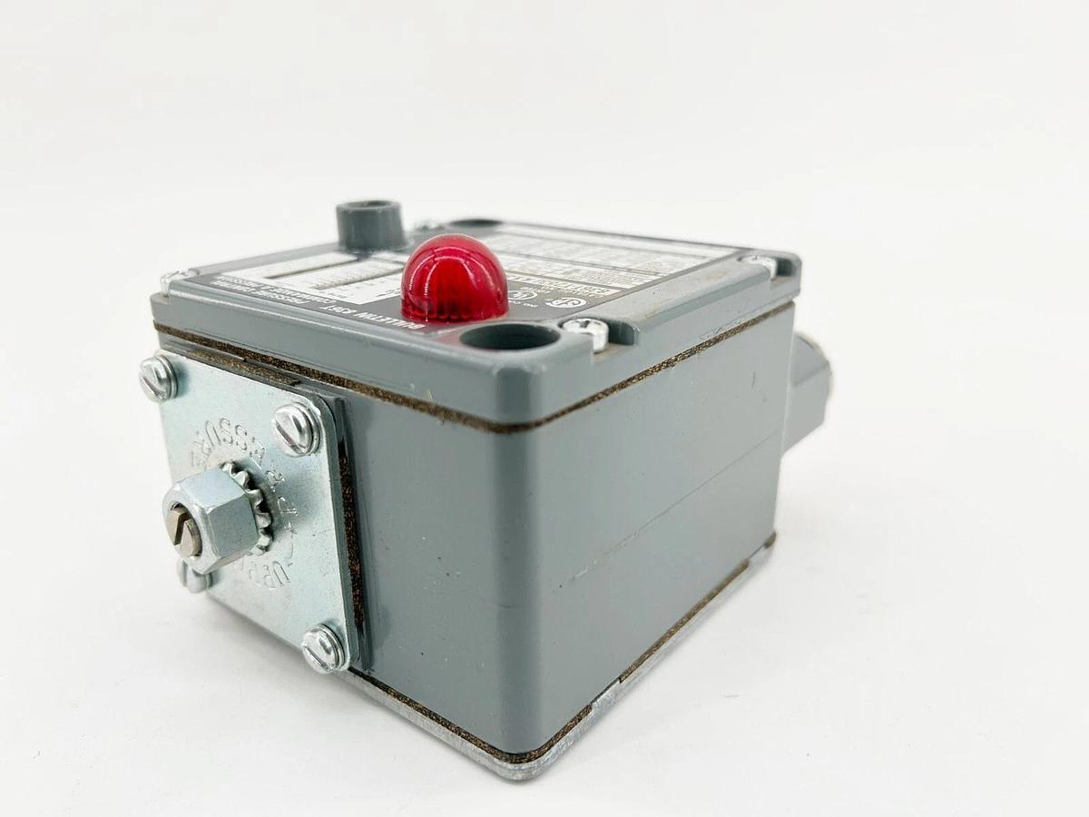 New Allen Bradley 836T-T253JX130X15 Pressure Control Switch 350PSI 600V