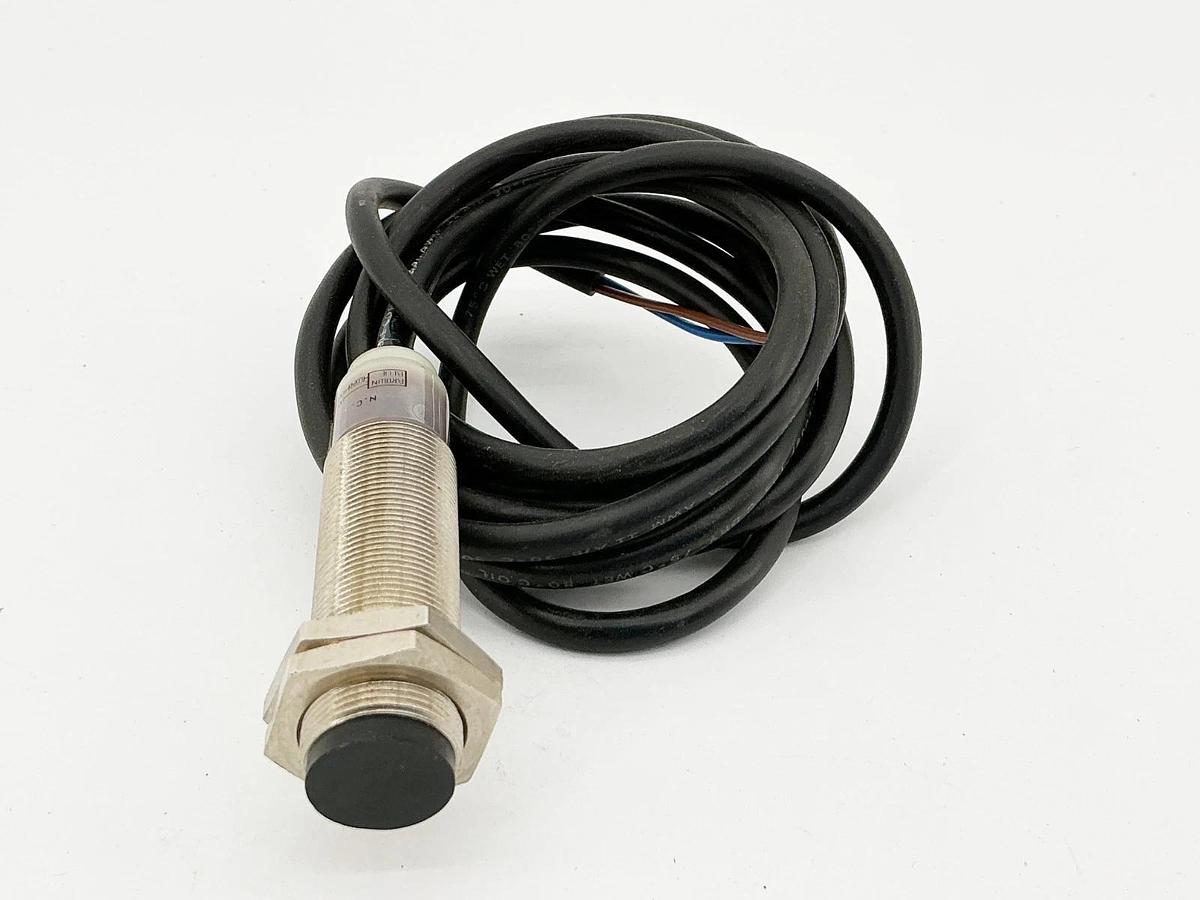 New Cutler Hammer E57-18LE12-A1 Inductive Proximity Sensor 250V Ser.E1 - No Box