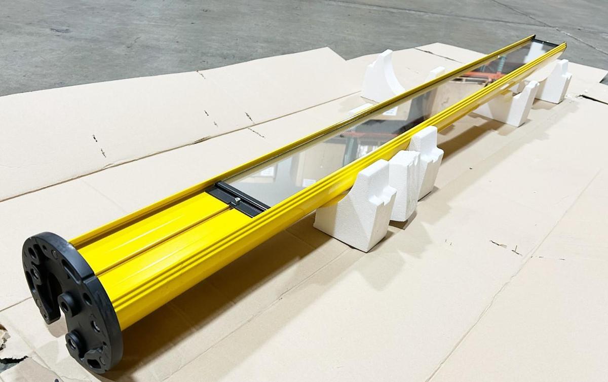 New Sick PM3C19-0003000 Mirror Column 1043455
