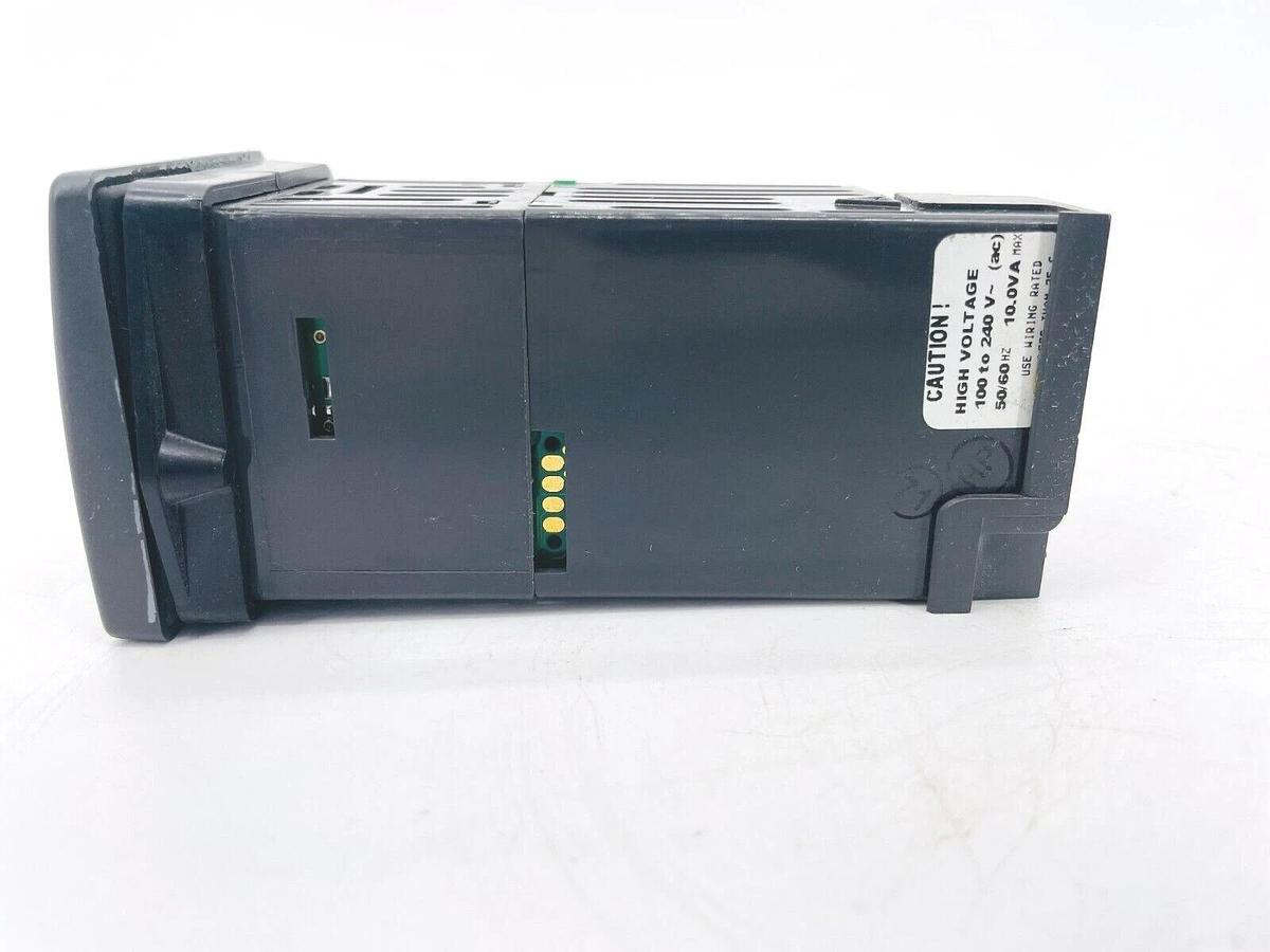 Used Watlow SD6C-HCJF-AARG Controller 100-240V 1/16DIN