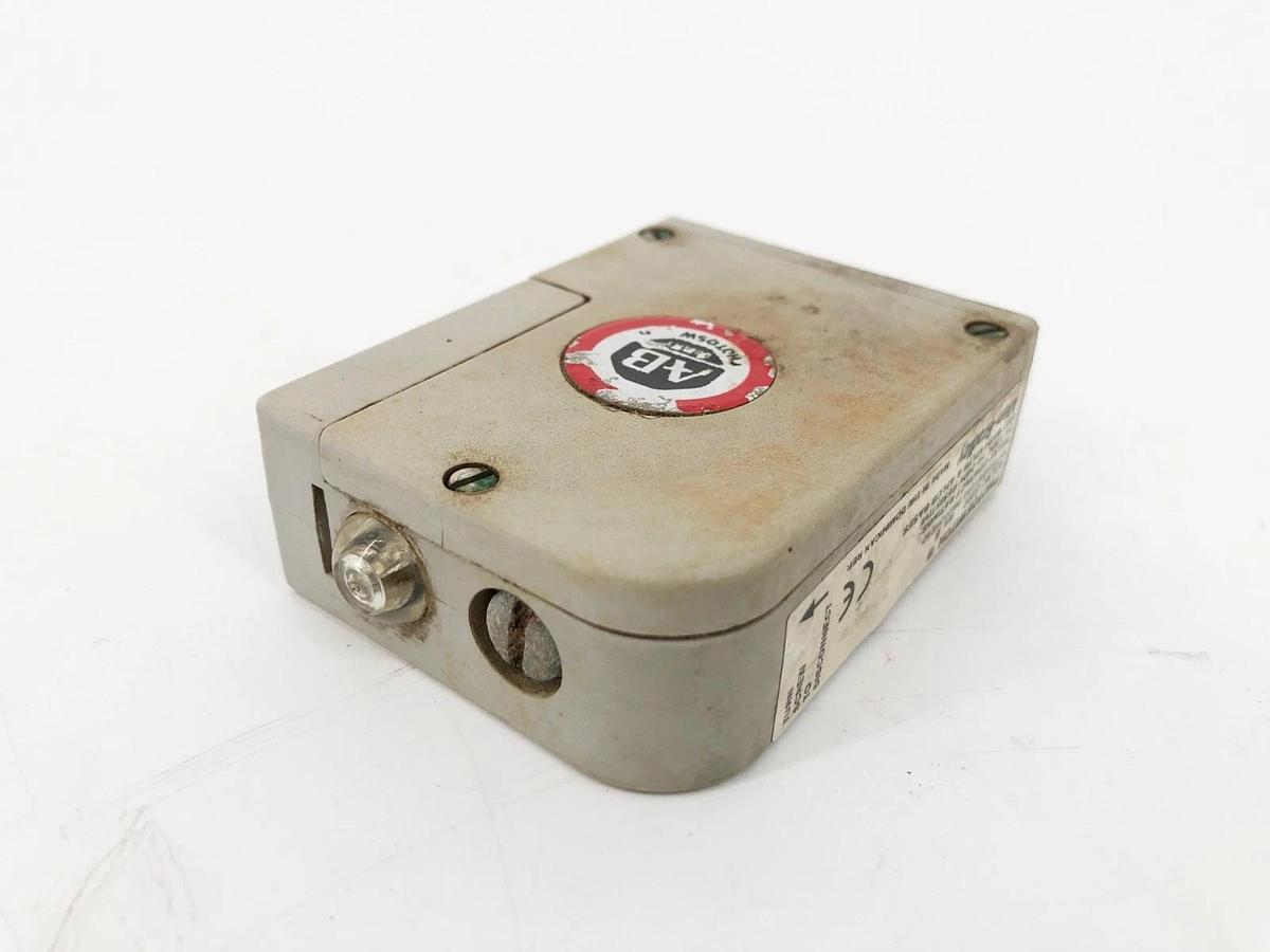 Used Allen Bradley 42LRC-5000 Retroreflective Diffuse Sensor Head (For Parts Only)